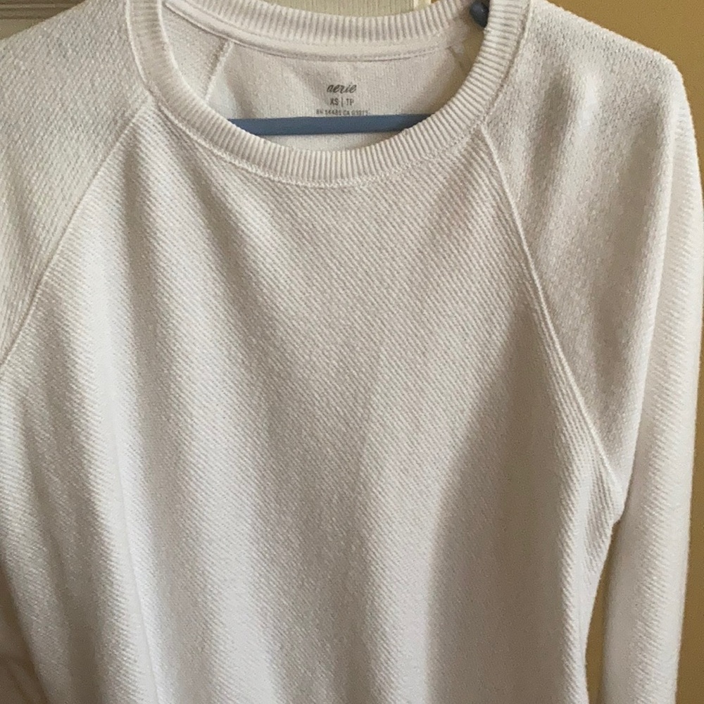 Aerie white sweatshirt